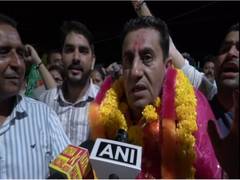 
      
      BJP's Rajiv Jasrotia receives warm welcome in Kathua 
      
      