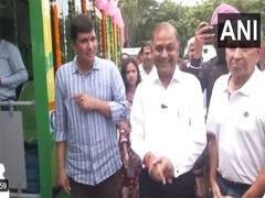 
      
      Mohalla Bus trial from Kailash colony metro to PNB Gitanjali 
      
      