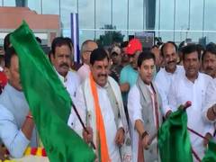 
      
      CM Mohan Yadav, Scindia flag off 'Pashu Seva Rath' in Gwalior 
      
      