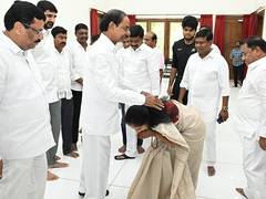 
      
      BRS leader K Kavitha meets former Telangana CM KCR
      
      