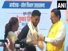 
      
      Uttarakhand CM honours players who participated in Paris 2024.
      
      