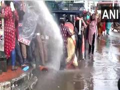 
      
      Kerala: Mahila Cong workers demand resignation of MLA Mukesh
      
      