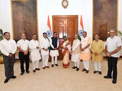 
      
      Delhi: MLA delegation appeals to President Murmu to dismi
      
      