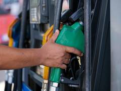
      
      Pakistan: Government reduces petroleum prices slightly
      
      
