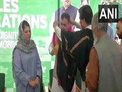 
      
      Several leaders and workers join PDP at party HQs in Srinagar 
      
      