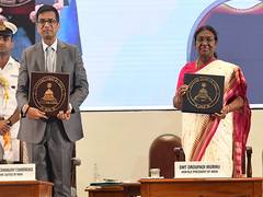 
      
      President Murmu unveils new flag, insignia for Supreme Court
      
      