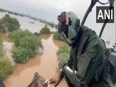 
      
      Andhra: NDRF supplies food to flood-victims in Vijayawada 
      
      