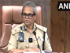 
      
      Bengaluru Police nab 4 women for silk saree theft worth Rs 17.5L
      
      