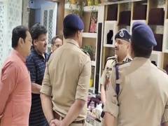 
      
      Uttarakhand: Haridwar jewellery store robbed of Rs 5 crore
      
      