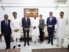 
      
      Mallikarjun Kharge meets with US Ambassador, praises partnership 
      
      