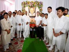 
      
      Rahul Gandhi, Mallikarjun Kharge meet family of late MP Vasantra
      
      