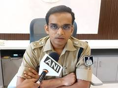 
      
      MP: Two masked men stop bus, looted passengers in Chhatarpur; pol
      
      
