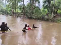 
      
      Chhattisgarh: Heavy rainfall in Sukma cuts off villages
      
      