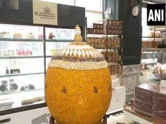 
      
      Kolkata sweet shop creates massive 500-kg ladoo
      
      