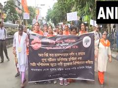 
      
      Durga Vahini holds protest in Kolkata over R G Kar case
      
      