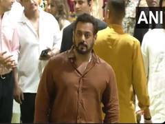 
      
      Salman Khan arrives in style at Ambani’s Antilia
      
      