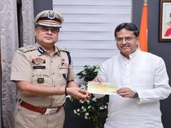 
      
      Tripura police contributes over Rs 23 lakhs for flood relief
      
      