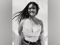 
      
      Gomez pitched Mabel as killer in 'Only Murders in the Building'
      
      