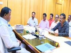
      
      Odisha CM Majhi holds review meeting on flood situation
      
      