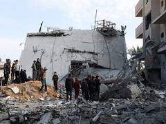
      
      UN condemns deadly airstrikes by Israel in Khan Younis
      
      