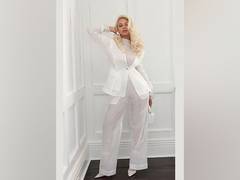 
      
      Beyonce opens up about challenges of superstardom
      
      