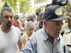
      
      Salim Khan, Sohail visit Malaika Arora after her father’s death
      
      