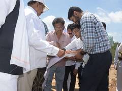 
      
      Telangana minister reviews Godavari flood situation 
      
      