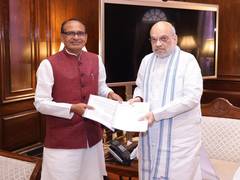 
      
      Union Agriculture minister Chouhan submits report on floods in AP
      
      