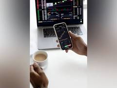 
      
      US labour data flashing warning signs, Fed rate cut may support
      
      