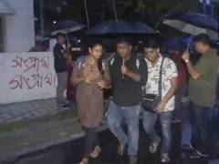 
      
      Junior doctors leave for for meeting with WB CM in Kolkata
      
      