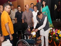 
      
      Uttarakhand CM attends Bhasha Sansthan's Hindi Diwas Samaroh
      
      