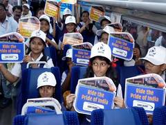 
      
      Students of Barhampur get a ride in Barhampur-Tata Nagar VB 
      
      