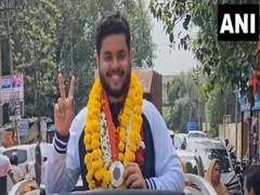 
      
      Yogesh Kathuniya receives grand welcome in his native village
      
      