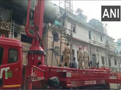 
      
      Delhi: Fire breaks out in shoe factory on Lawrence Road
      
      