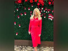 
      
      Jennie Garth regrets being part of '90210'
      
      