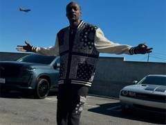 
      
      Snoop Dogg recalls his friend Tupac Shakur
      
      