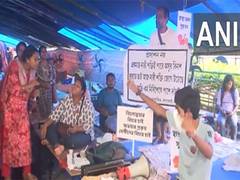 
      
      Kolkata case: Bengal CM invites junior doctor delegation for meet
      
      