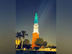 
      
      Qutub Minar illuminated with Mexican flag colors 
      
      
