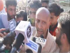 
      
      Er Rashid attacks Sajad Lone over his 'out of jail' remark
      
      