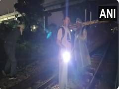 
      
      Uttar Pradesh: Goods train derails in Mathura
      
      