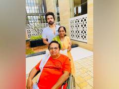 
      
      Himesh Reshammiya's father passes away
      
      