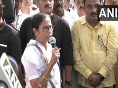 
      
      West Bengal: CM Mamata Banerjee visits flood-affected areas
      
      