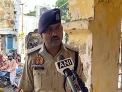 
      
      Kanpur: Car mows down old couple outside Anandeshwar templ
      
      