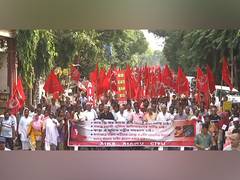 
      
      Kolkata: CITU hold protest rally over RG Kar doctor rape-murder
      
      