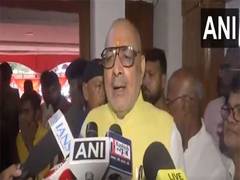 
      
      Giriraj Singh calls for law to include poor Muslim women in Waqf 
      
      