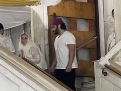 
      
      Kareena, Arjun Kapoor attend prayer meet of Malaika Arora’s dad
      
      