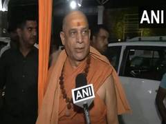 
      
      Govt must not interfere in temples: Dwarka Sharada Peetham Math
      
      