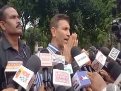 
      
      Jitu Patwari requests CM Yadav with folded hand to save women
      
      