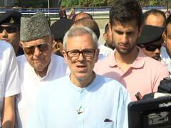 
      
      Omar Abdullah urges Rahul Gandhi to shift focus to Jammu campaig
      
      
