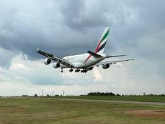 
      
      Emirates apologises to passengers after Dubai light emits smoke
      
      